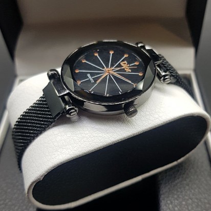 Женские наручные часы черного цвета Christian Dior CWC270