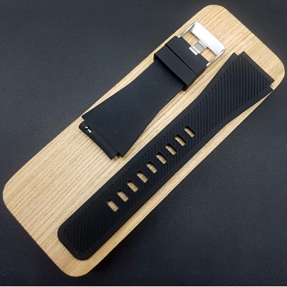 Ремешок каучуковый черного цвета для часов 22 мм CRW442-22