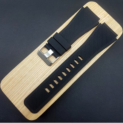 Ремешок каучуковый черного цвета для часов 22 мм CRW442-22