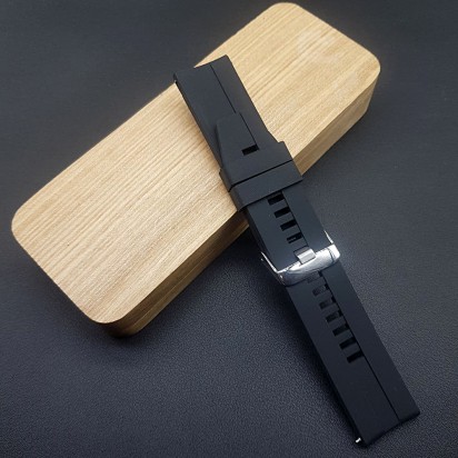 Ремешок каучуковый черного цвета для часов 22 мм CRW450-22