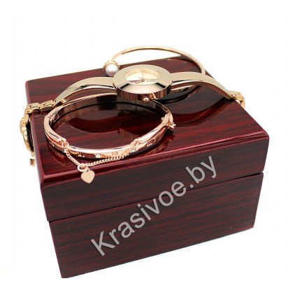 Женские наручные часы GUCCI и два металлических браслета CWC292