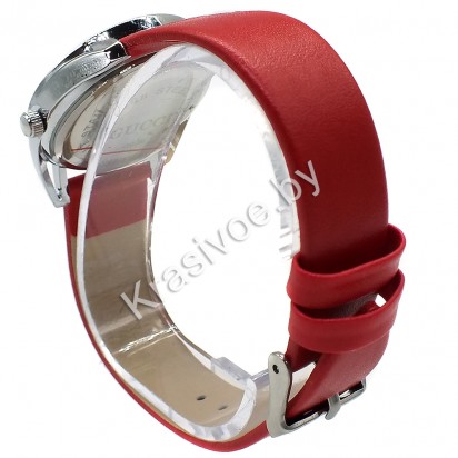 Женские наручные часы Gucci CWC037