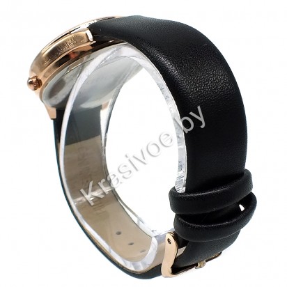 Женские наручные часы Gucci CWC307