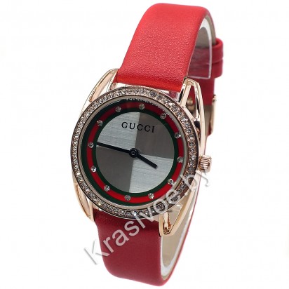 Женские наручные часы Gucci CWC309
