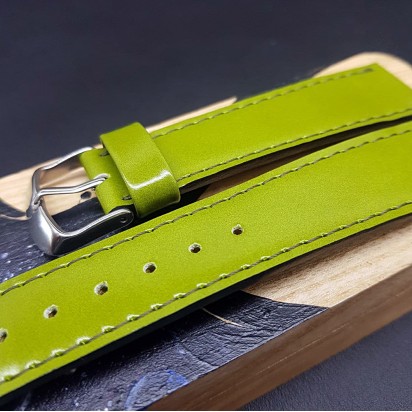 Зеленый кожаный ремешок ручной работы для часов 22 мм M227-22-20