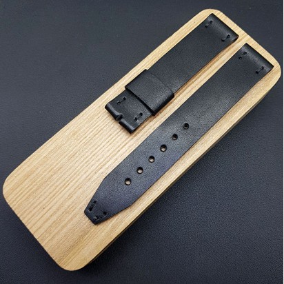 Ремешок RemenMaster черного цвета для часов 20 мм RB010-20-20