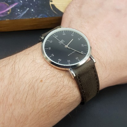 Наручные часы Q&Q (оригинал) с кожаным ремешком RemenMaster артикул Q978-305