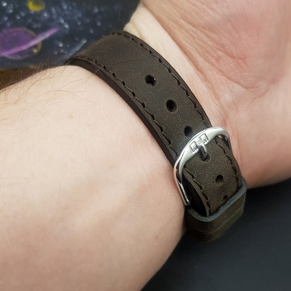 Наручные часы Q&Q (оригинал) с кожаным ремешком RemenMaster артикул Q978-305