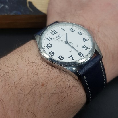 Наручные часы Q&Q (оригинал) с кожаным ремешком RemenMaster артикул QA06-304