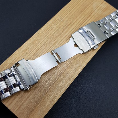 Браслет металлический для часов 22 мм артикул CRW550-22