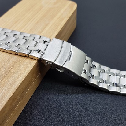 Браслет металлический для часов 22 мм артикул CRW550-22