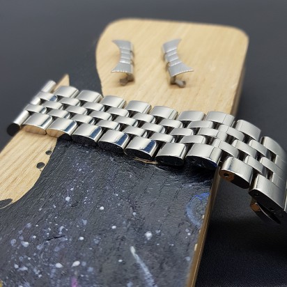 Браслет металлический для часов 22 мм с креплениями прилегающими к корпусу CRW507-22