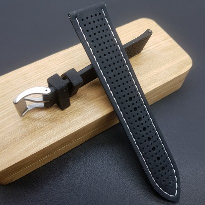 Ремешок каучуковый черный с белой ниткой для часов 20 мм артикул CRW522-20-18