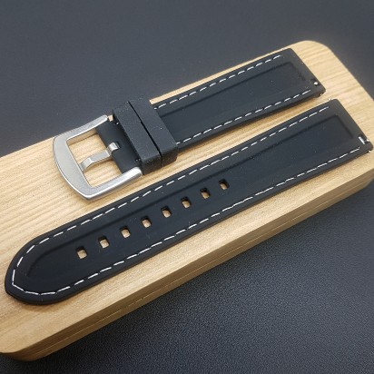 Ремешок каучуковый черного цвета с белой ниткой для часов 22 мм артикул CRW528-22-20