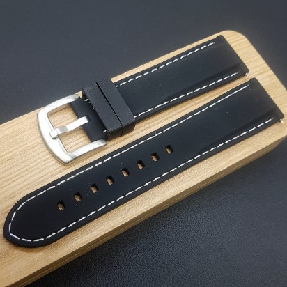 Ремешок каучуковый черного цвета с белой ниткой для часов 22 мм артикул CRW528-22-20