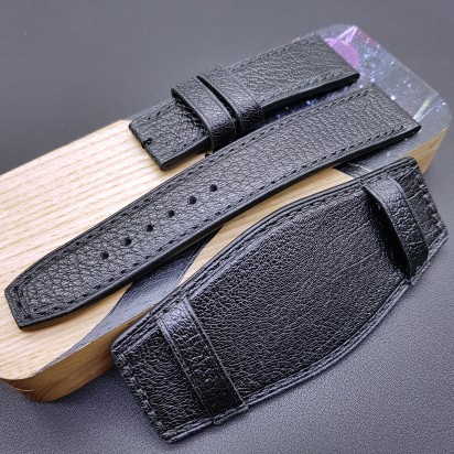 Ремешок черного цвета в комплекте с двумя базами от RemenMaster для часов 22 мм артикул RM009-22-20