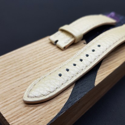 Ремешок светло-золотого цвета от RemenMaster для часов 18 мм артикул RM020-18-16