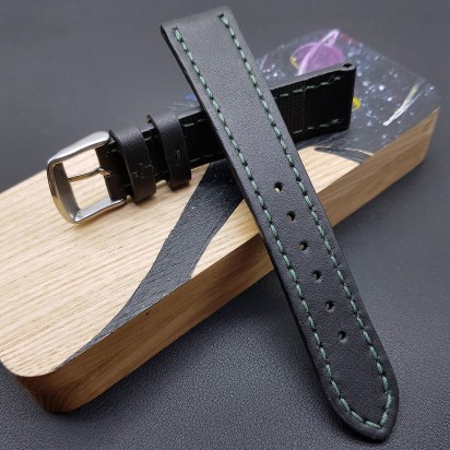 Ремешок ручной работы из кожи чёрного цвета от REMENMASTER для часов 24 мм артикул M088-24-22