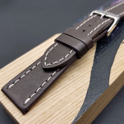 Ремешок ручной работы из кожи коричневого цвета от REMENMASTER для часов 24 мм артикул M076-24-22