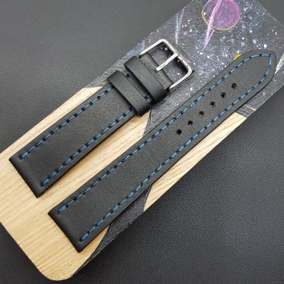 Ремешок ручной работы из кожи чёрного цвета от REMENMASTER для часов 22 мм артикул M095-22-20