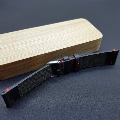 Ремешок ручной работы из кожи чёрного цвета от REMENMASTER для часов 22 мм артикул M132-22-20