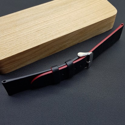 Ремешок ручной работы из кожи чёрного цвета от REMENMASTER для часов 22 мм артикул M152-22-20